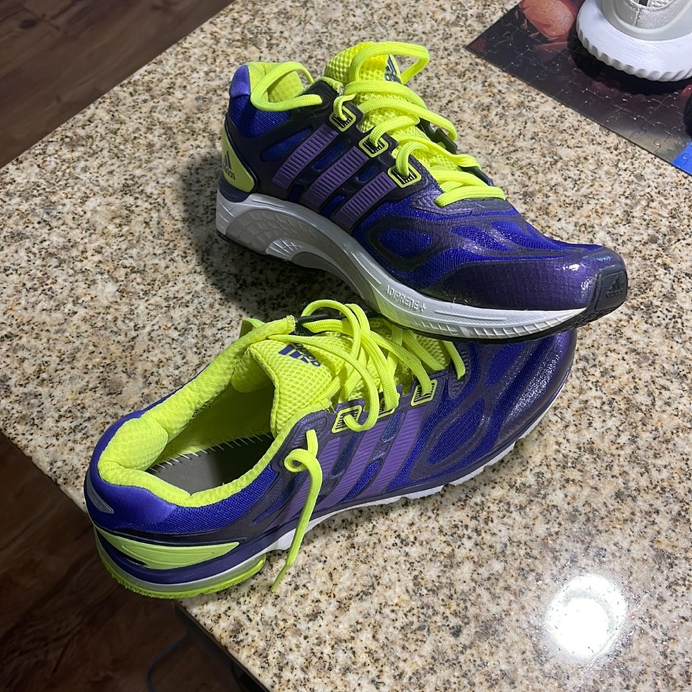 Adidas Running Shoes Size 11 Women’s / Men’s 9.5